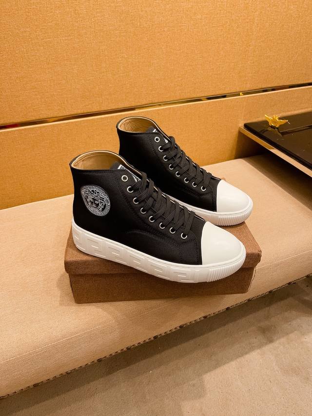 Factory direct wholesale Versace men's shoes, high-end brand, 1:1 replica, lates