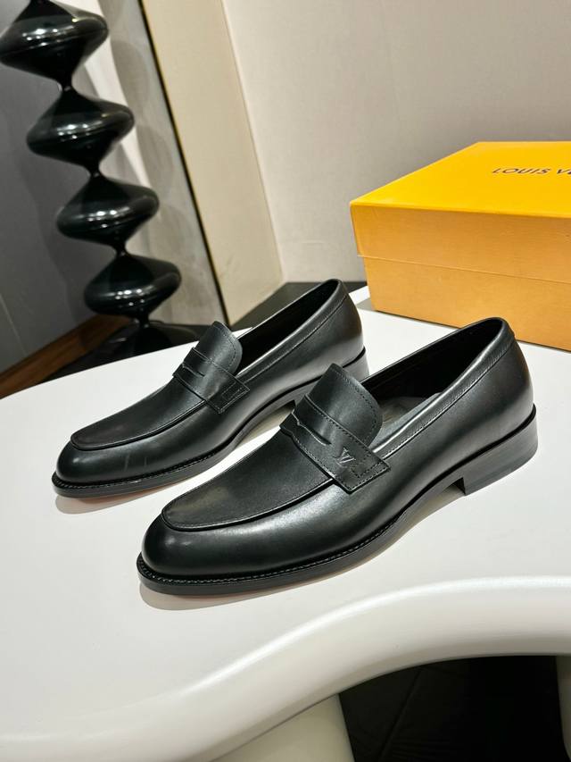 LV~ High-end men's formal and casual leather shoes, classic style, high-end and