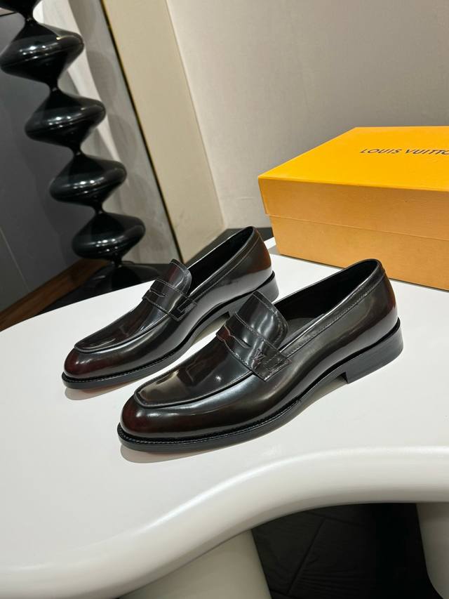 LV~ High-end men's formal and casual leather shoes, classic style, high-end and