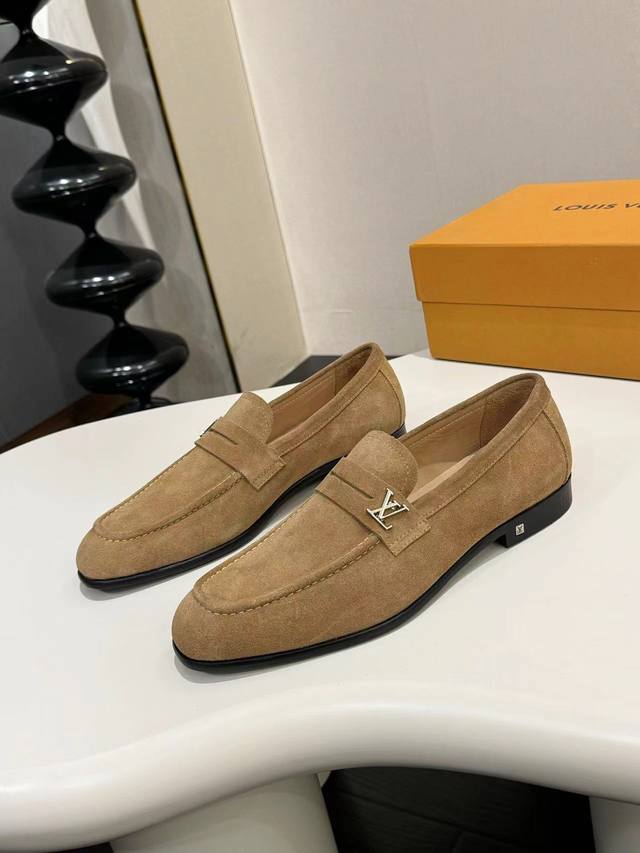 LV~ High-end men's formal and casual leather shoes, classic style, high-end and