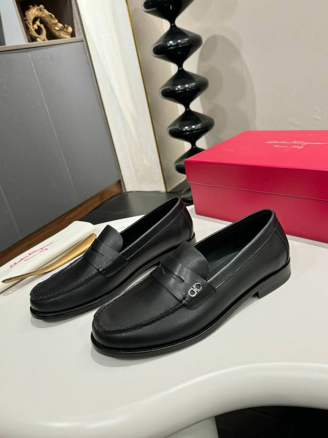 Ferragamo classic men's business leather shoes, imported black calfskin, leather