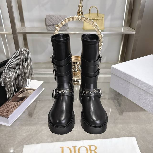 Factory direct import Dior 25 new mid-calf/high-top brogue boots. A new addition