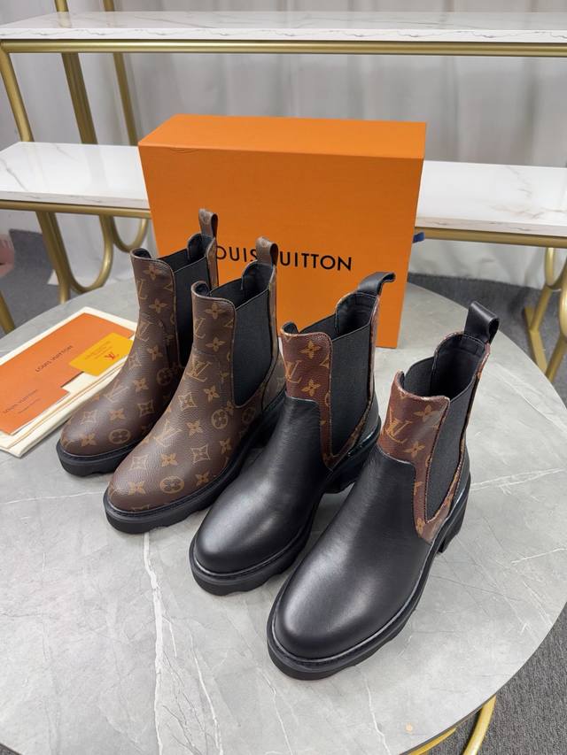 Louis Vuitton 2025 flagship style, a best-selling item from the Paris Fashion We