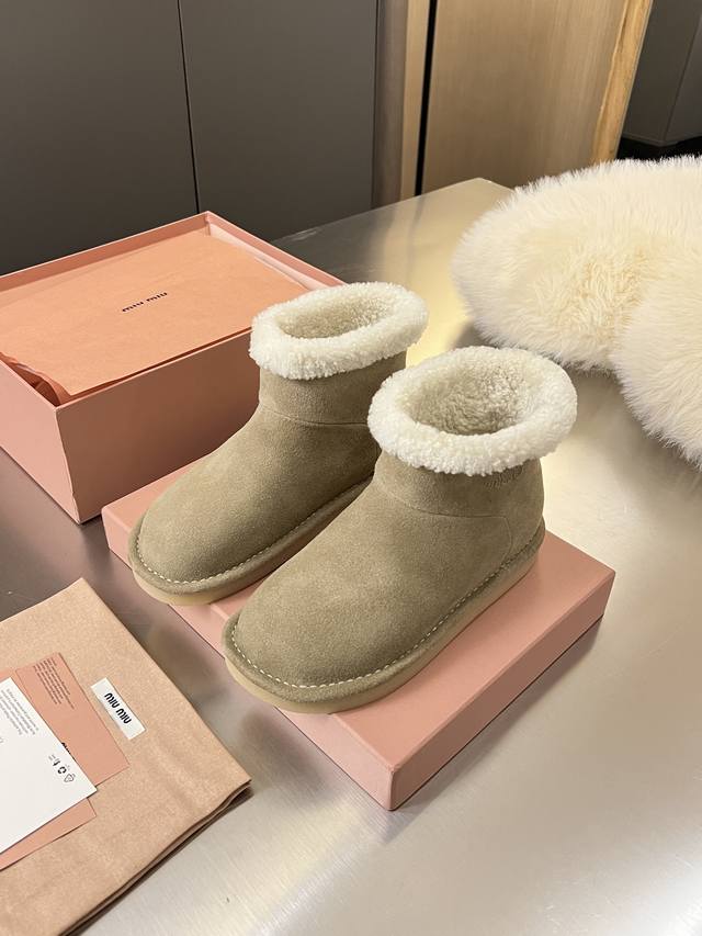 Miumiu Fall/Winter runway-style pure wool snow boots make a gentle debut! Made w