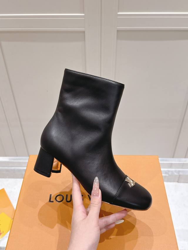Louis Vuitton Fall/Winter 2025 Runway Ankle Boots | New Arrival at Boutiques The