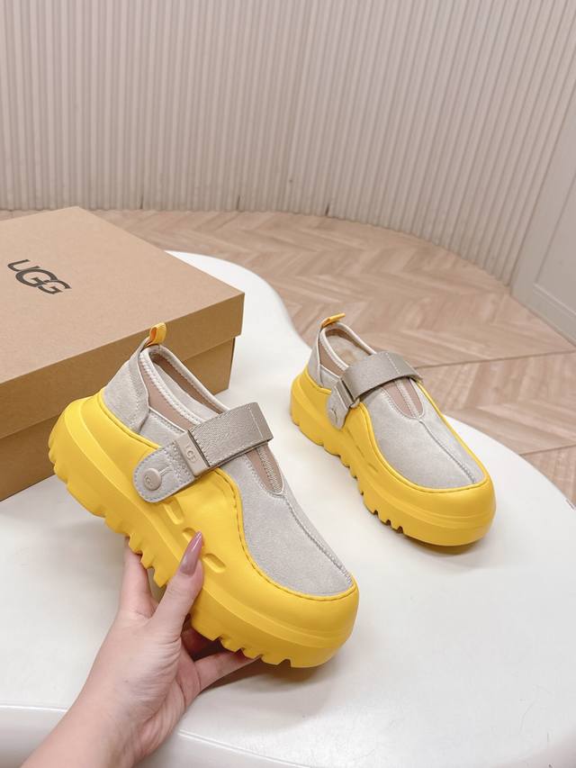 These new Ugg wool shoes for couples are incredibly comfortable and snug, won't