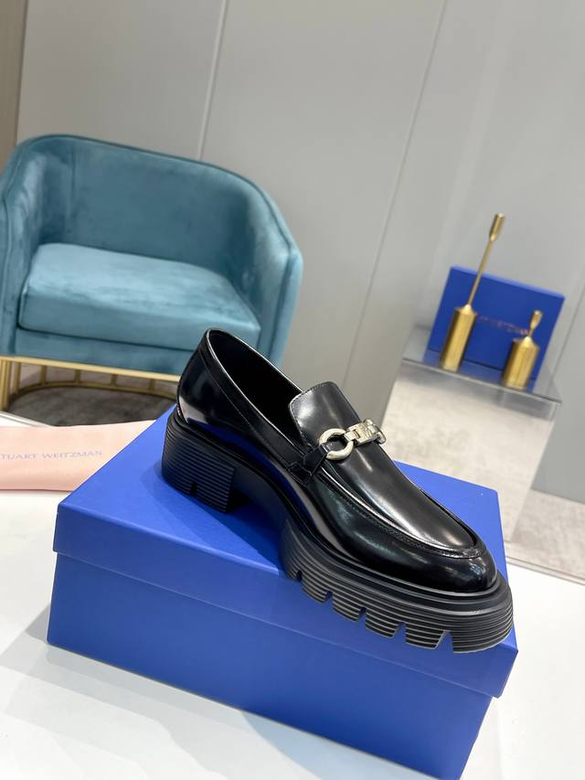 Sw New Loafers: Upper: Lambskin leather with split edges; Lining: Lambskin; Outs