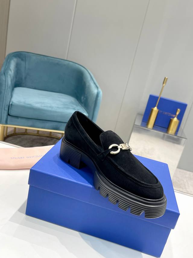 New single shoes are now available! These early spring new platform loafers feat
