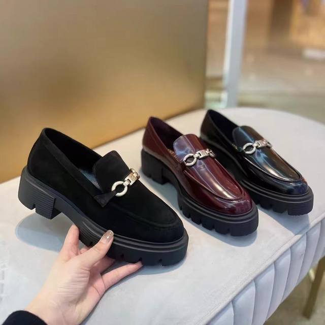 Shoes shipped! These early spring new platform loafers feature classic luxurious