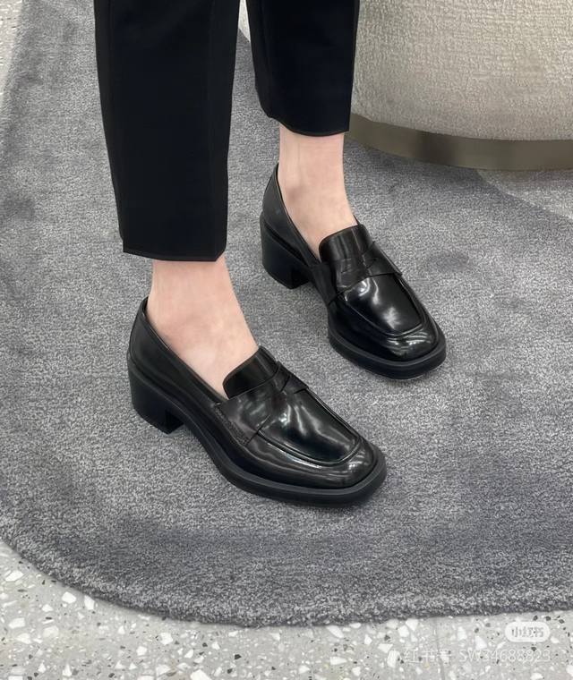 Sw Early Spring New Platform Loafers. Classic luxurious patent leather craftsma