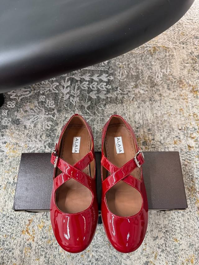 New ballet flats, super popular, I absolutely love them on my feet, so beautiful