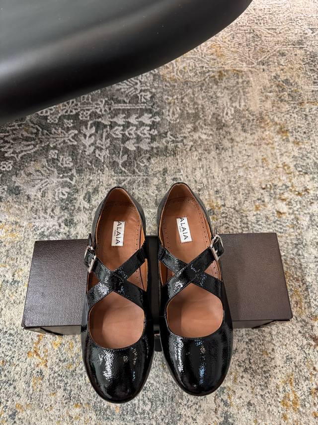 New ballet flats, super popular, I absolutely love them on my feet, so beautiful