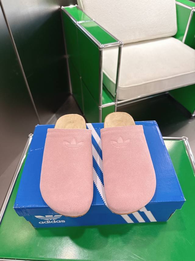 K001 Adidas Comfortable Casual Slippers/Mules These Adimule slippers elevate the