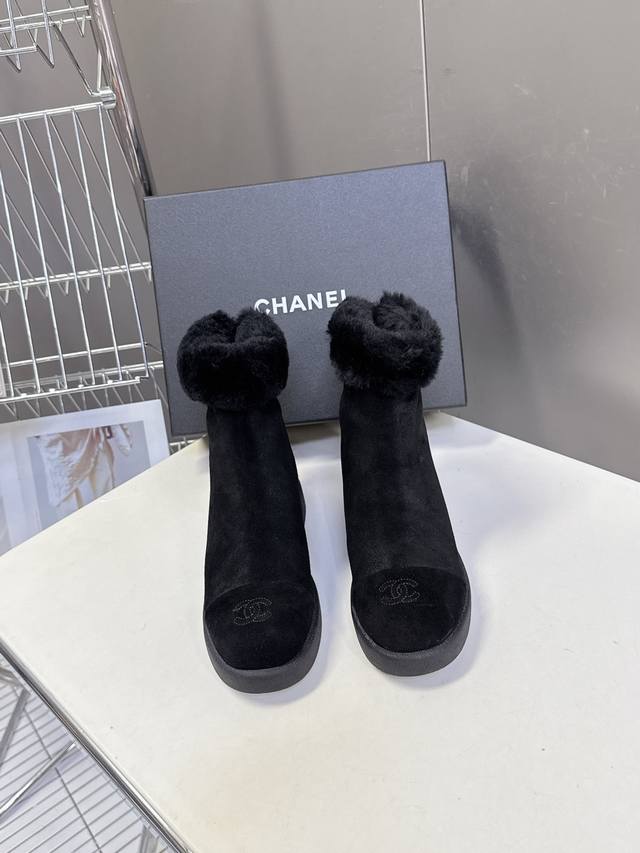 Chanel Fall/Winter Newest Furry Snow Boots Many celebrities and influencers have