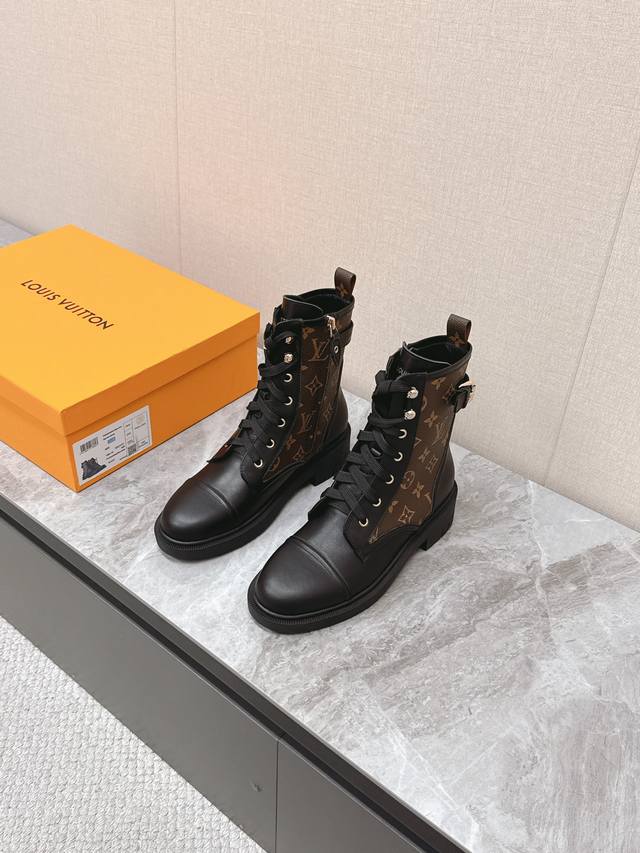 Louis Vuitton Fall/Winter Newest Martin Boots. Highly recommended by celebrities