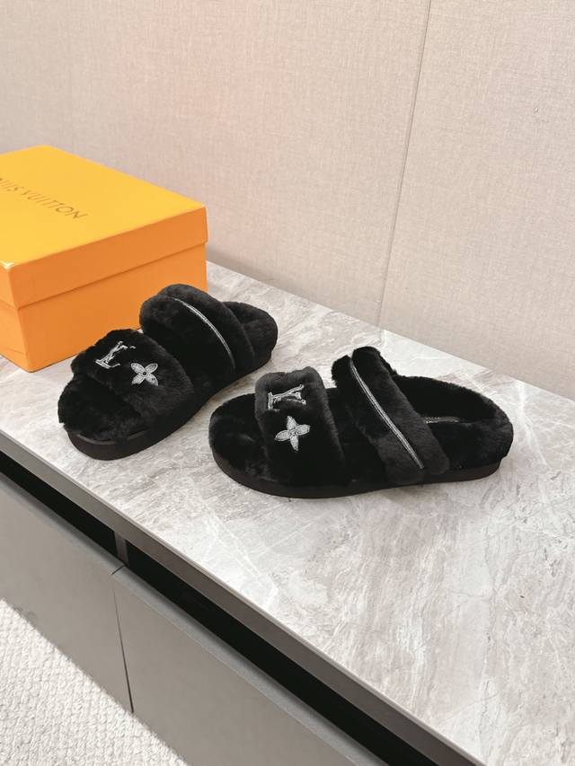 Louis Vuitton's latest autumn/winter pure wool slippers, thick-soled, height-inc