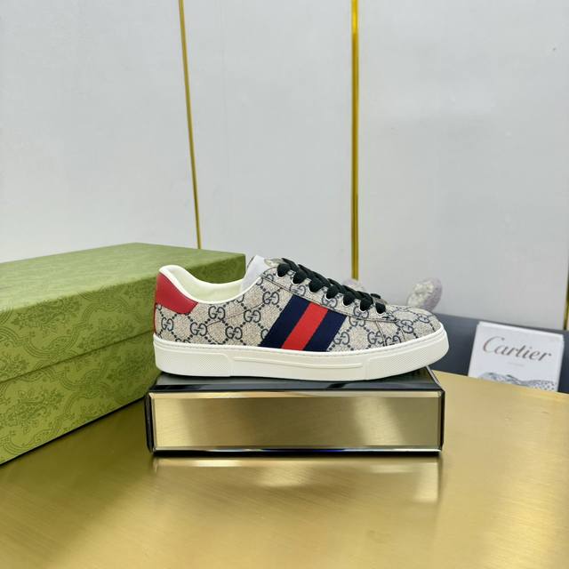 New Men's +40 Top Version Gucci Early Spring Gucci White Sneakers Latest Hot Sel