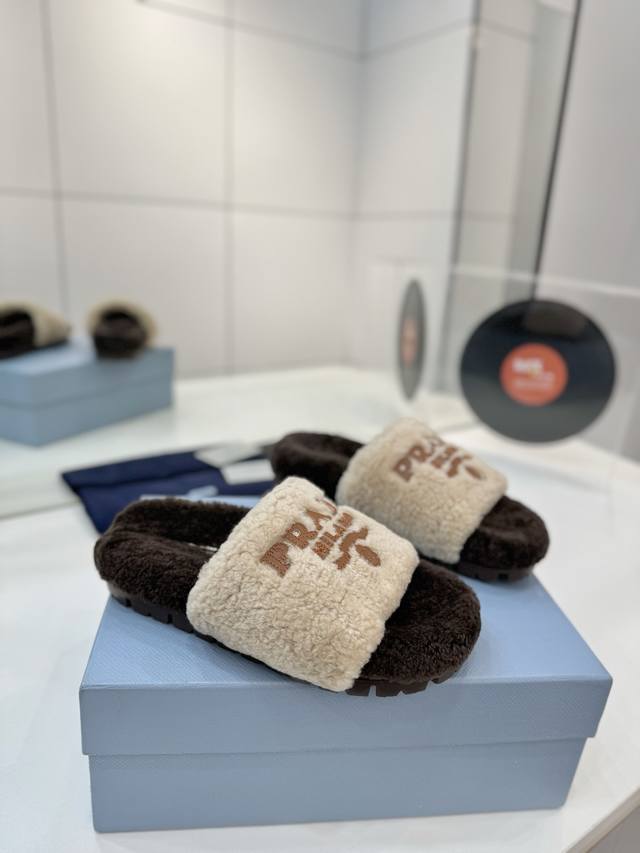Factory Price P Prada Autumn/Winter New Style Furry Slippers, Furry Shoes, Suita