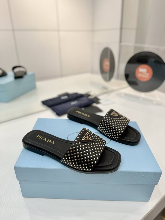 Factory Price Prada Woven Slippers New Spring/Summer Modern Style: The lines and