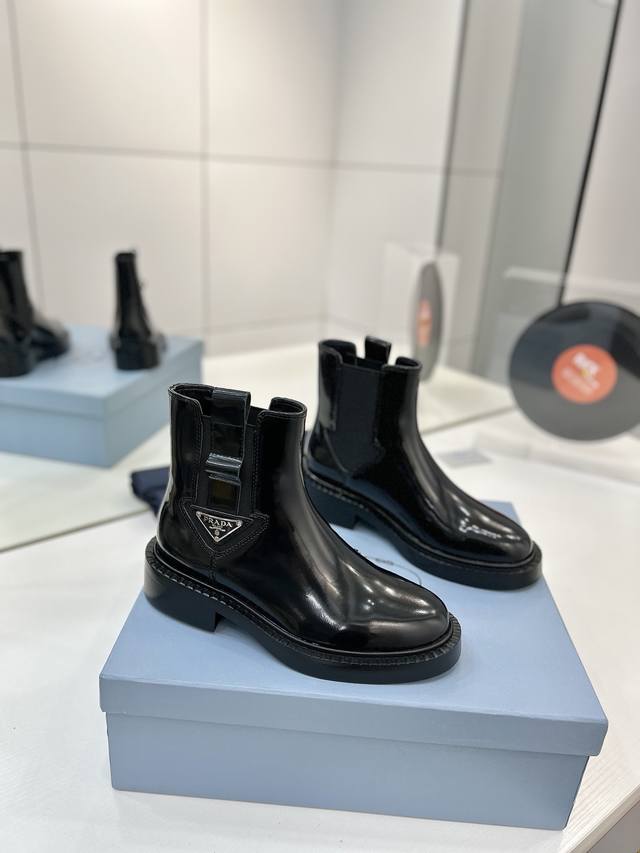 Factory Price Prada Ankle Boots Autumn/Winter New Prada Triangle Logo Short Chel