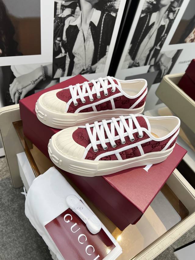 Gucci platform canvas shoes lead a new trend with effortless, cloud-like movemen