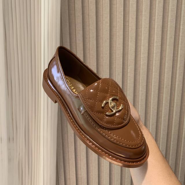 Official website synchronized with high version update, Chanel early spring new