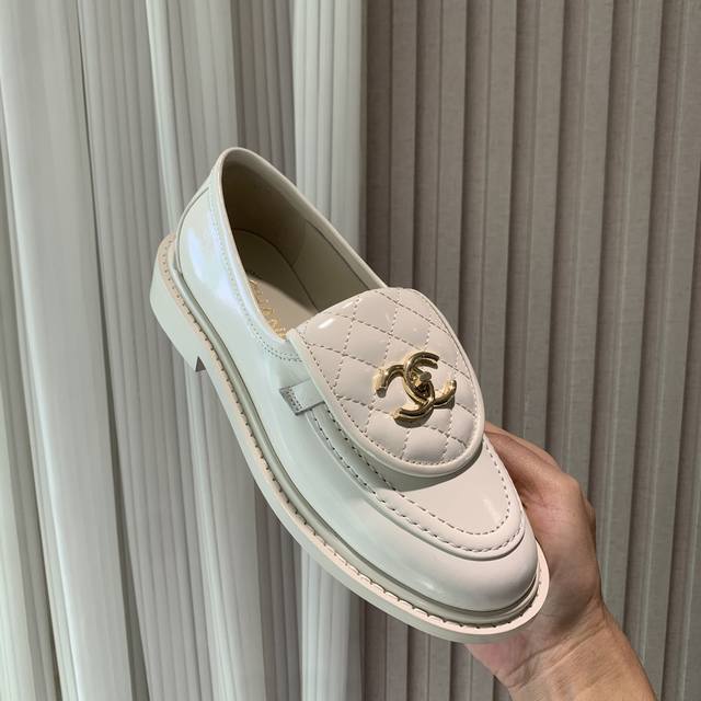 Official website synchronized with high version update, Chanel early spring new