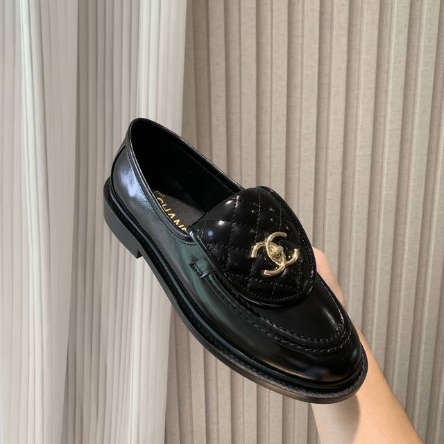 Official website synchronized with high version update, Chanel early spring new