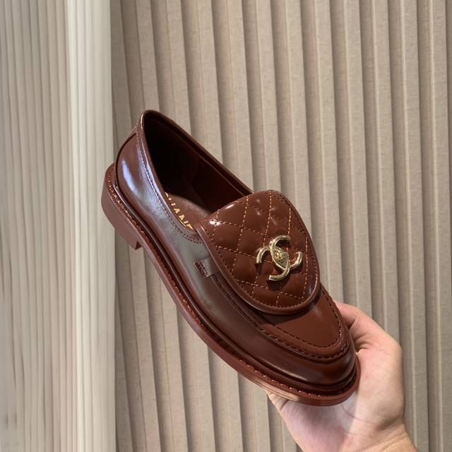 Official website synchronized with high version update, Chanel early spring new