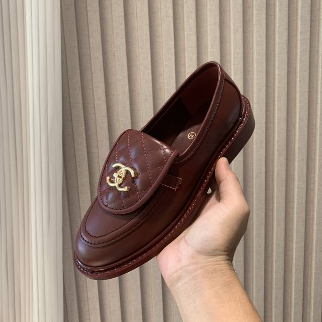 Official website synchronized with high version update, Chanel early spring new