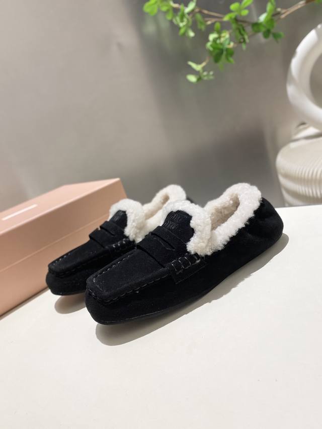 Factory direct, two versions available: leather-lined and fur-lined, flat heel,