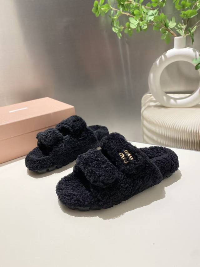 Factory Price P Miu Miu Top-Tier Version 2025 Autumn/Winter Trendy Furry Slipper
