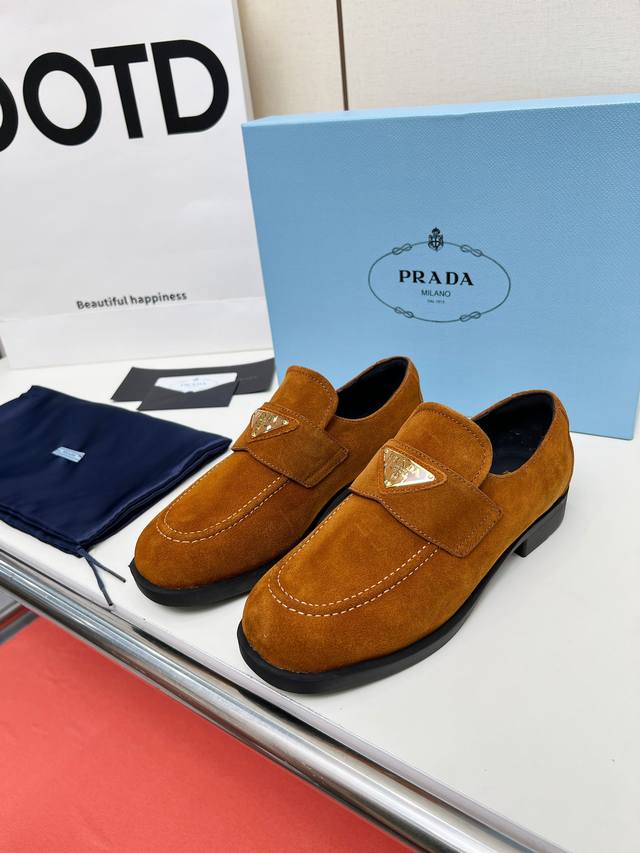 High-quality Prada VS Spring/Summer latest hot-selling series round-toe triangle
