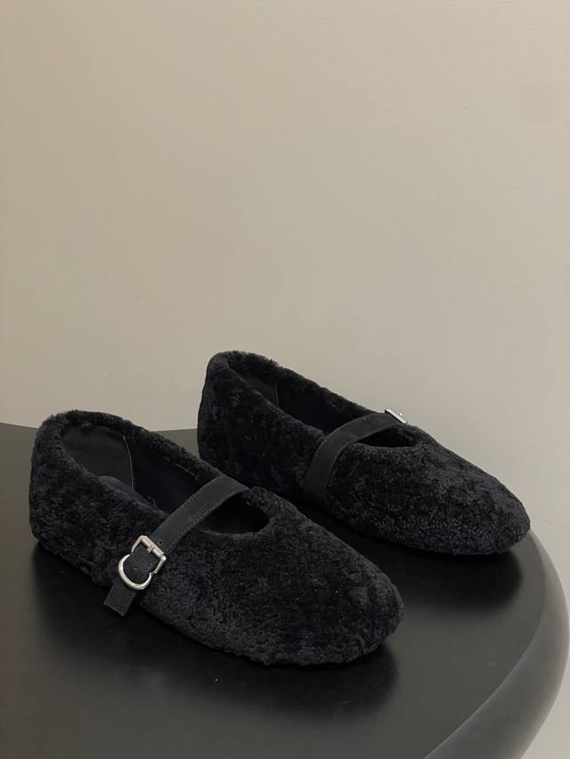 Belt Box 20 Order Notes: Default is regular box 25Fw Autumn/Winter New Alaia Lam