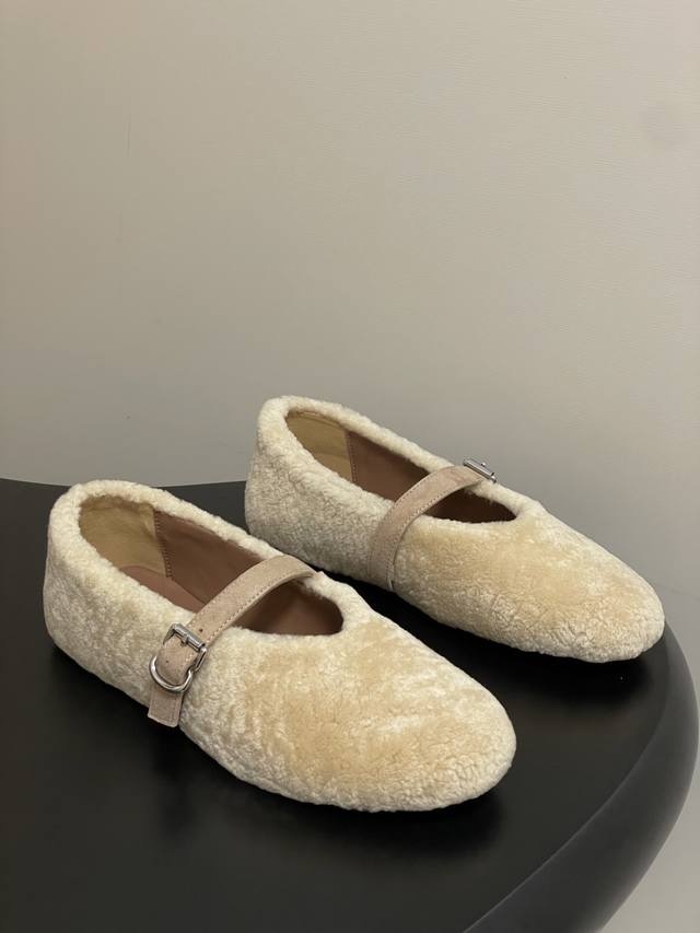 Belt Box 20 Order Notes: Default is regular box 25Fw Autumn/Winter New Alaia Lam