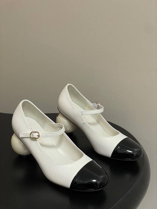 Chanel Fall/Winter 2023 Runway Style Double C Giant Pearl Heel Boots ( ) These b