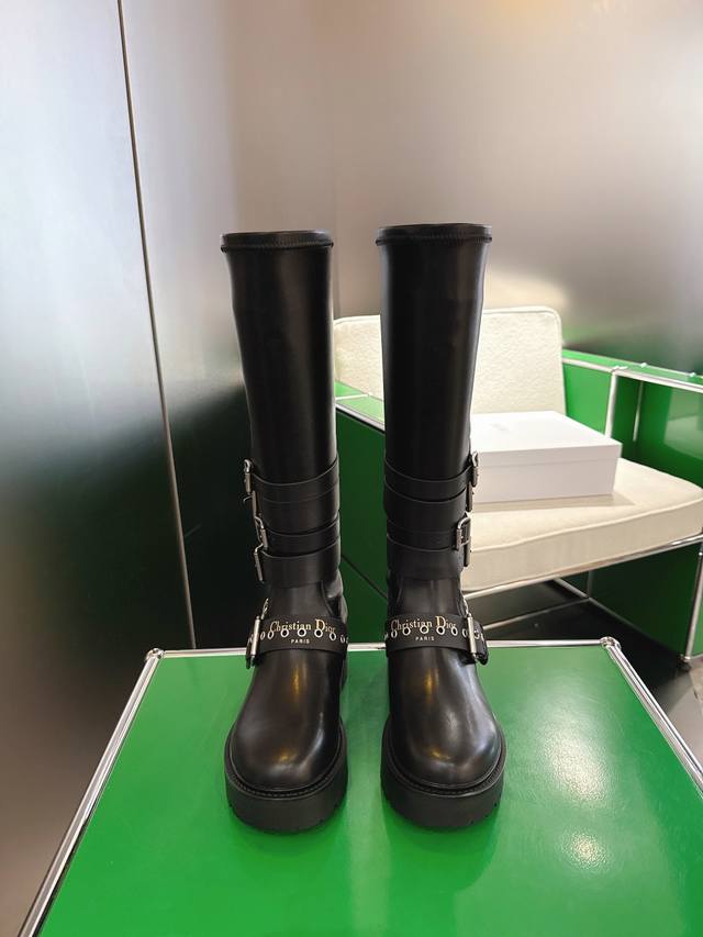 K020 Dior Fall/Winter 2025 God-tier combat boots, super cool and stylish. The me