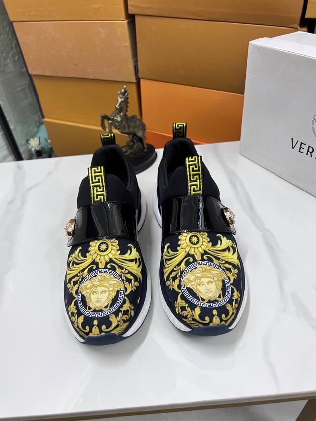 Factory direct price men's sports shoes, original Versace new style casual shoes Factory direct price men's sports shoes, original Versace new style casual shoes