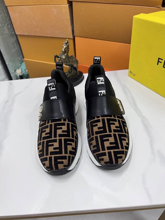 Factory direct price men's sports shoes original Brand: Fendi Standard size: 38