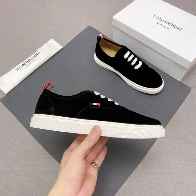 Factory direct price men's sports shoes, original Thom Browne, same as the offic