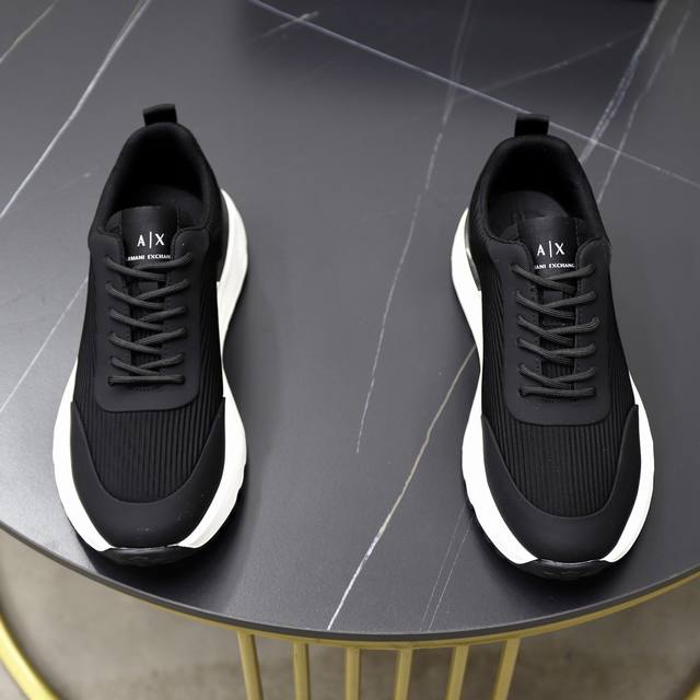 Factory direct price men's sports shoes original Brand: Armani Standard size: 38