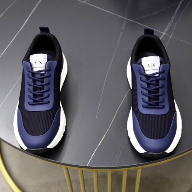 Factory direct price men's sports shoes original Brand: Armani Standard size: 38