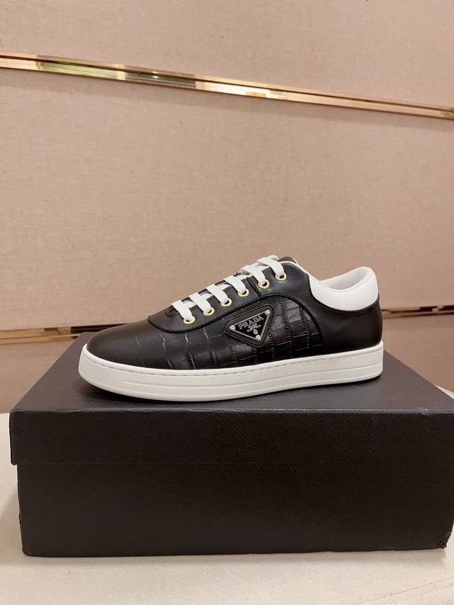 Factory direct price for men's sports shoes, original Prada official website lat