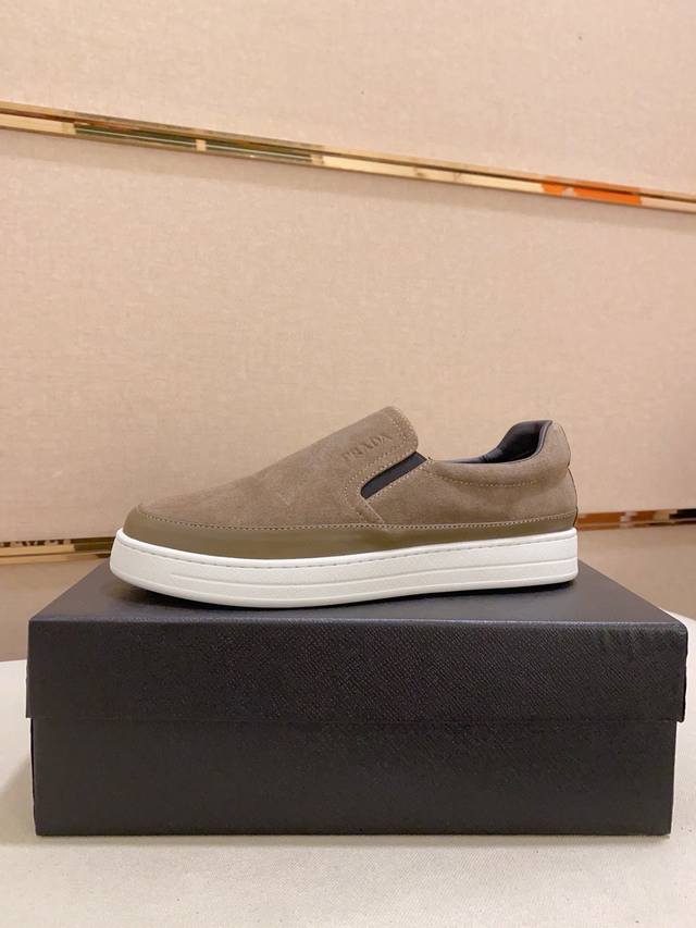 Factory direct price for men's sports shoes, original Prada official website lat