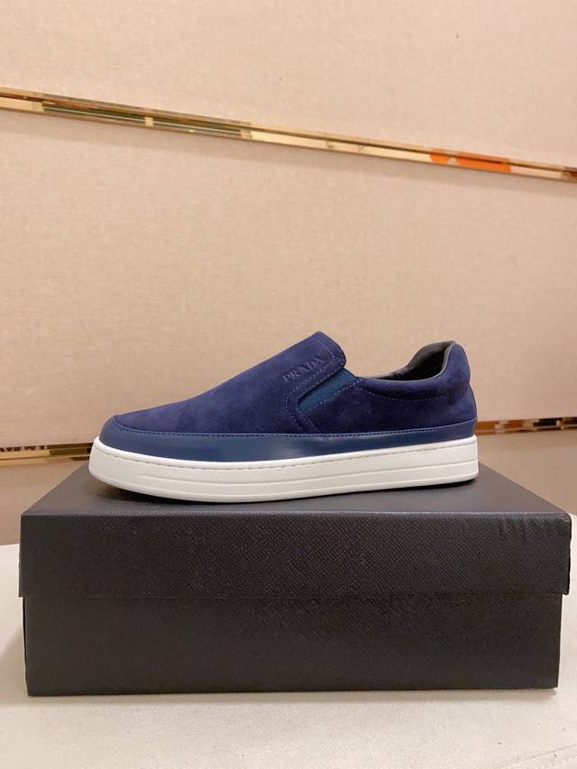 Factory direct price for men's sports shoes, original Prada official website lat