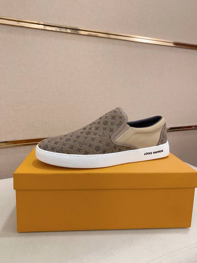 Factory direct price men's sports shoes, Louis Vuitton (LV) top-tier new style,