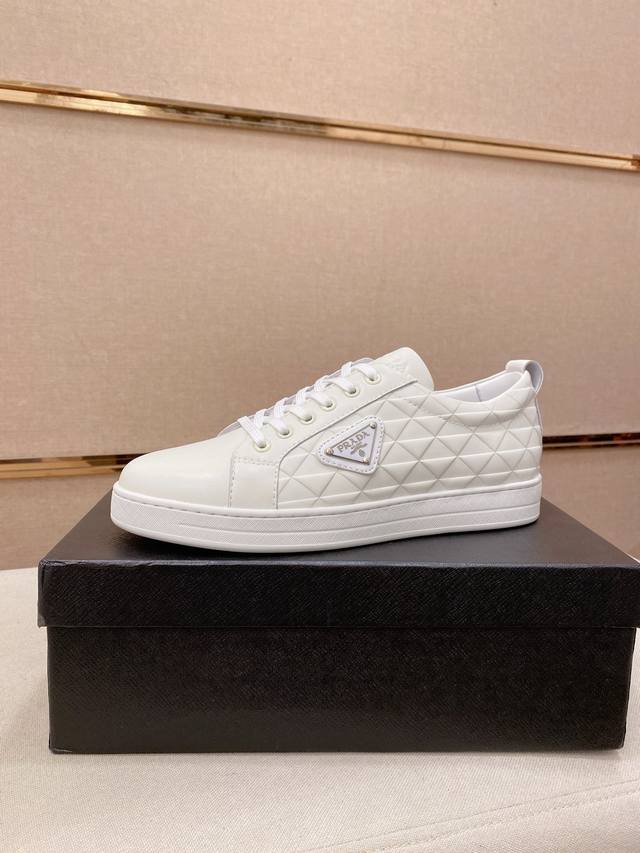 Factory direct price for men's sports shoes, original Prada official website lat