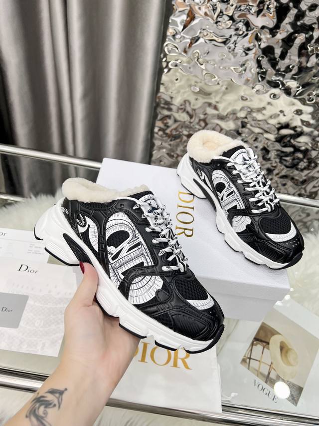 Factory direct price women's shoes and athletic shoes original single item. This