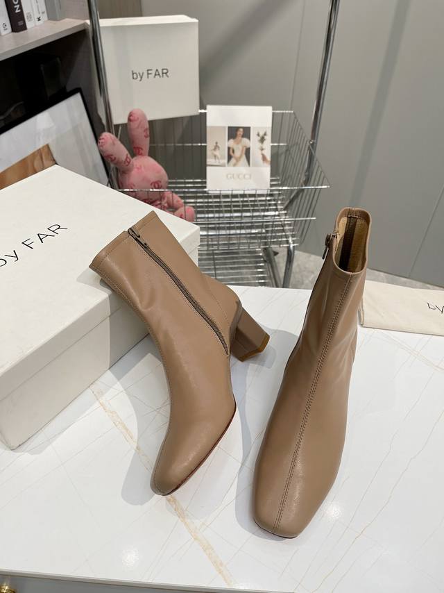 Factory direct women's shoes and athletic shoes, original single item. By Far an