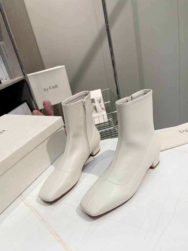Factory direct women's shoes and sportswear original single By Far ankle boots.